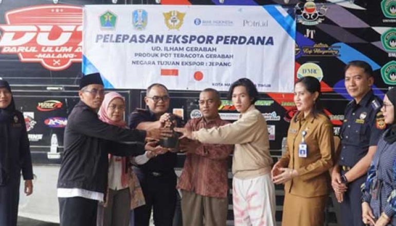 Malang-based MSME Successfully Exports 500 Pottery Pots to Japan for the First Time