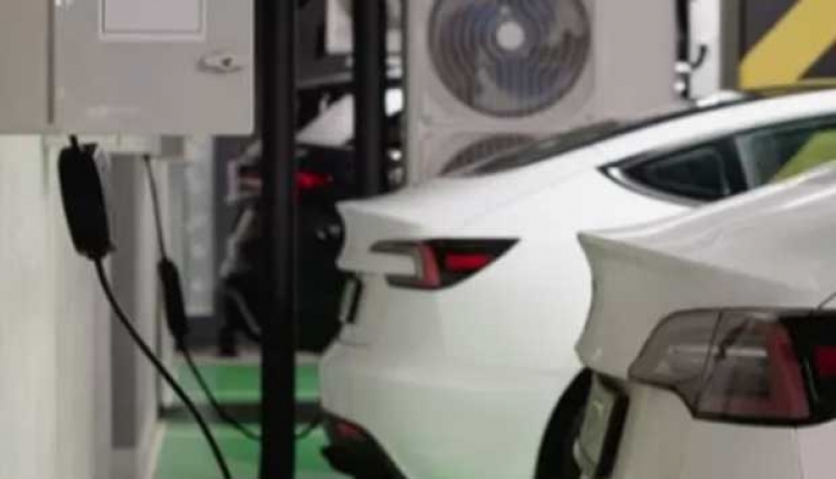 The Future of Electric Vehicles: Predictions and Developments in the Automotive Industry