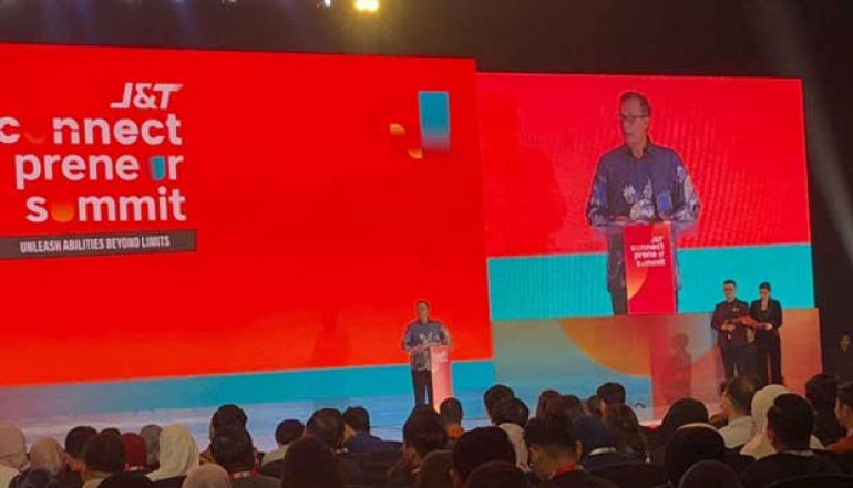Synergy between KemenUMKM and Logistics Companies to Develop MSMEs