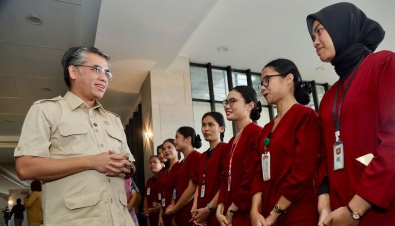 Manpower Minister: Improvements in Governance and Competence Boost Productivity